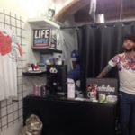 Edoardo all’interno del negozio