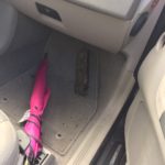 Il pezzo di cemento dentro l’auto di Marco