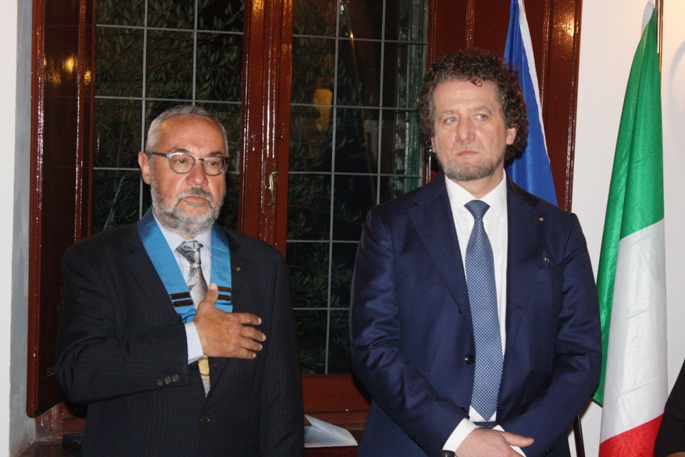 A sinistra Renzo Manetti presidente uscente a destra il nuovo presidente Giampaolo Pacini