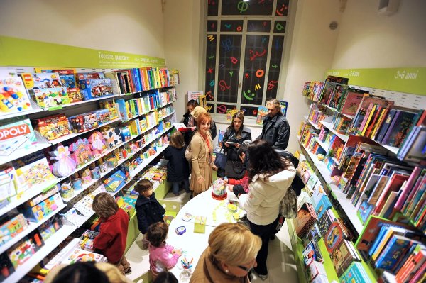 Spazio bambini nella libreria Feltrinelli di Pistoia