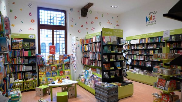 Spazio bambini nella libreria Feltrinelli di Verona