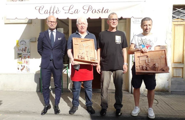 Consegna targhe di terracotta di Bellosi