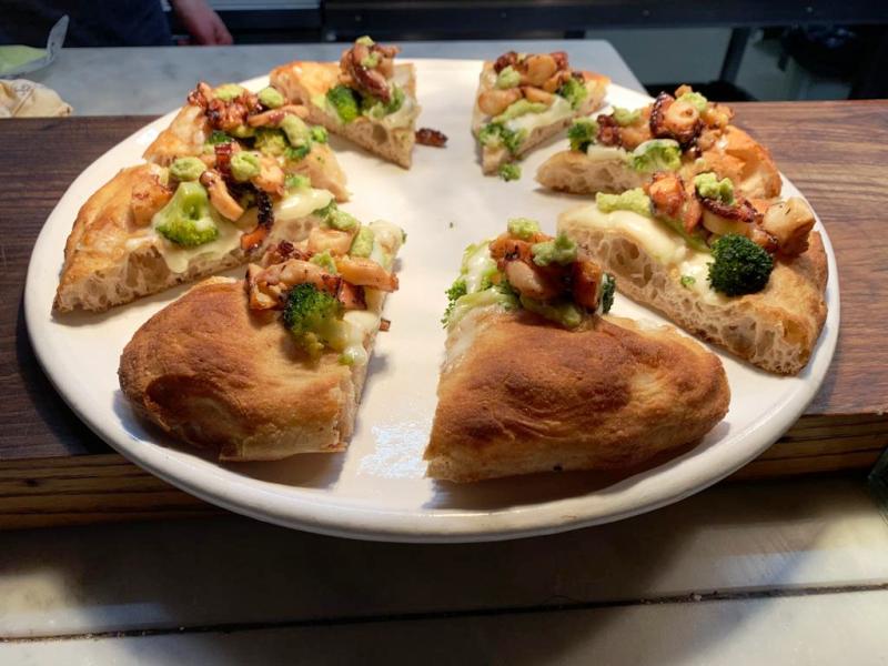 Lo Spela Natale 2022_pizza