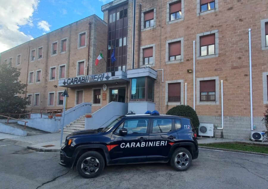 偽弁護士カラビニエールによる詐欺未遂：ポッジボンシ軍が33歳の男を逮捕
